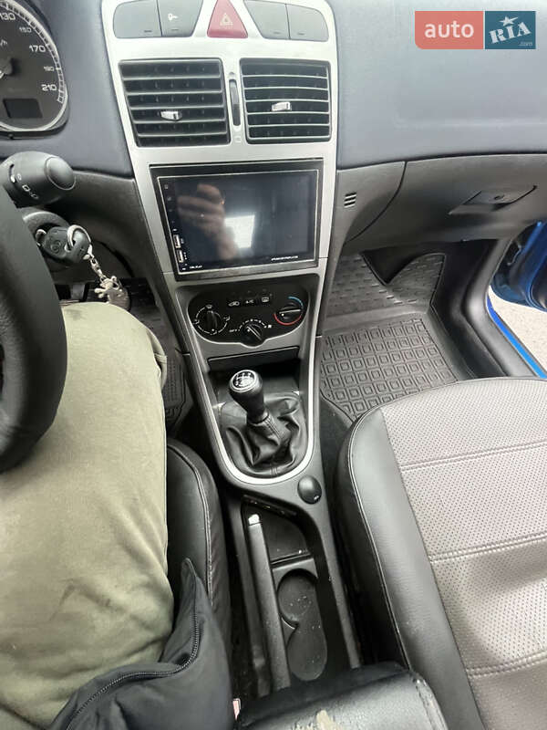 Хетчбек Peugeot 307 2003 в Полтаві