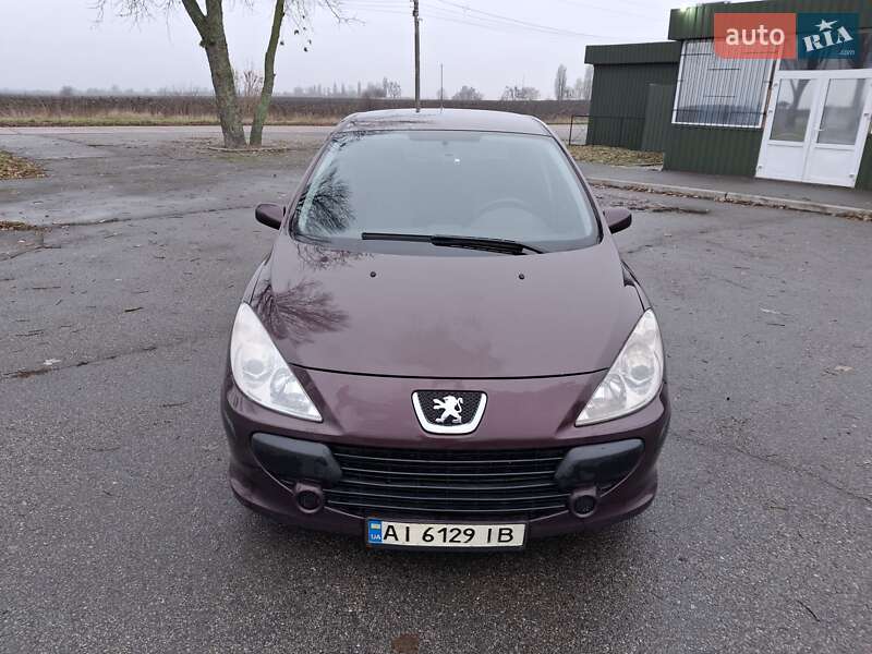 Хэтчбек Peugeot 307 2006 в Обухове