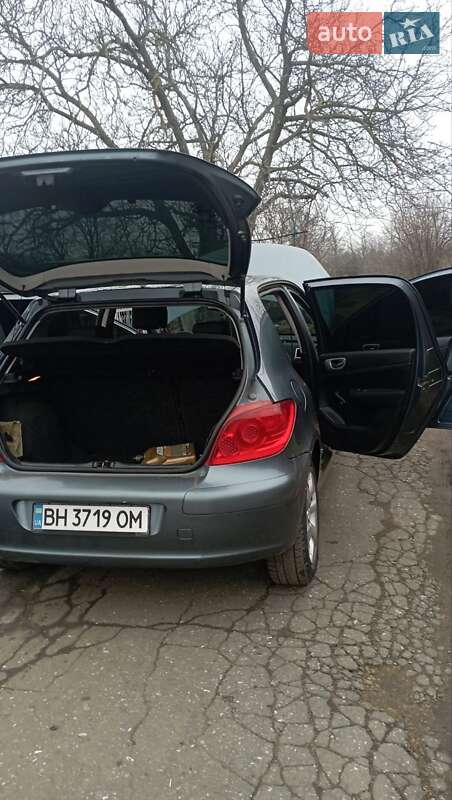 Хетчбек Peugeot 307 2006 в Вигоді