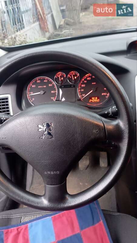 Хетчбек Peugeot 307 2006 в Вигоді