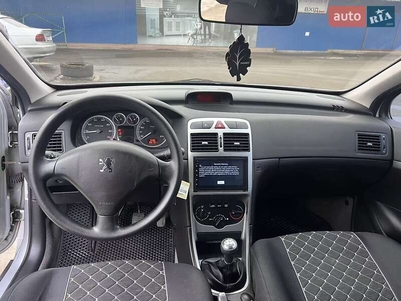 Універсал Peugeot 307 2003 в Рівному