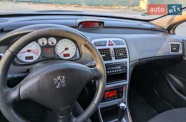 Хетчбек Peugeot 307 2007 в Южному