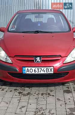Хэтчбек Peugeot 307 2004 в Ужгороде