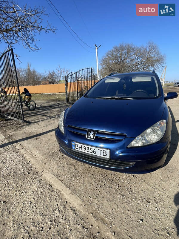 Универсал Peugeot 307 2002 в Петродолинском