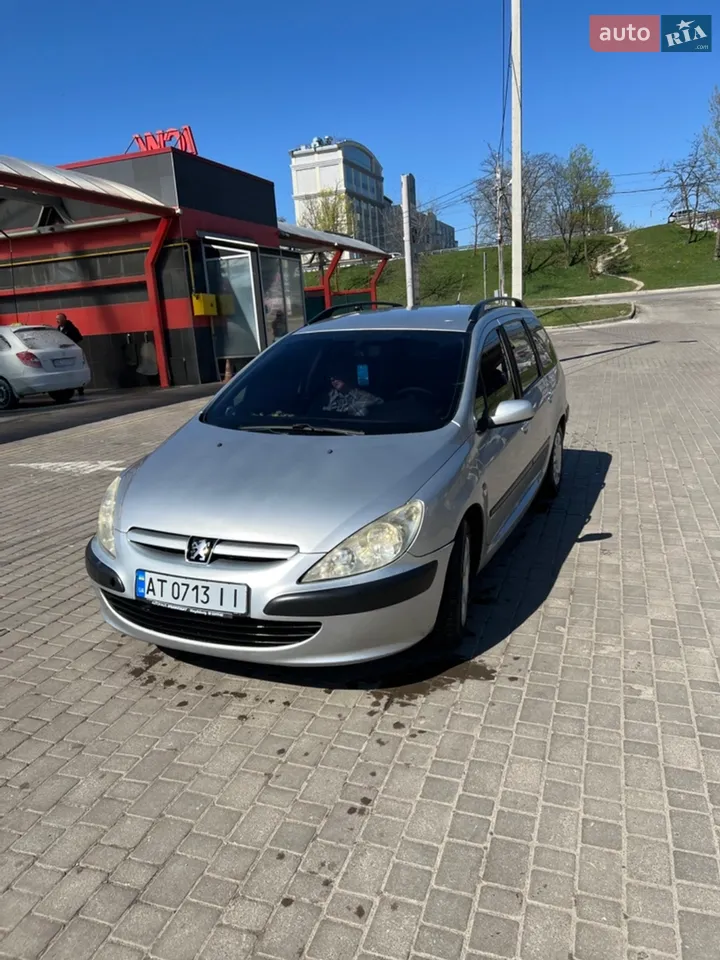2010 Renault Symbol - мініатюра 11