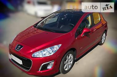 Хэтчбек Peugeot 308 2012 в Киеве