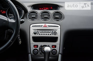 Хетчбек Peugeot 308 2011 в 