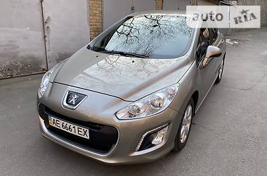 Хетчбек Peugeot 308 2012 в 