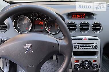 Хетчбек Peugeot 308 2012 в 