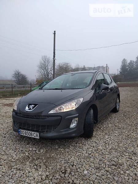 Хетчбек Peugeot 308 2010 в Тернополі