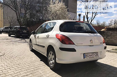 Хэтчбек Peugeot 308 2010 в 