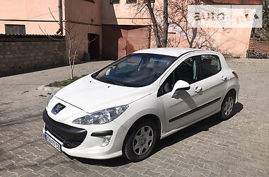Хэтчбек Peugeot 308 2010 в 