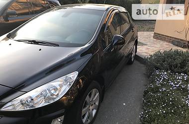 Хетчбек Peugeot 308 2010 в 