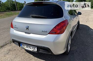 Хетчбек Peugeot 308 2011 в 