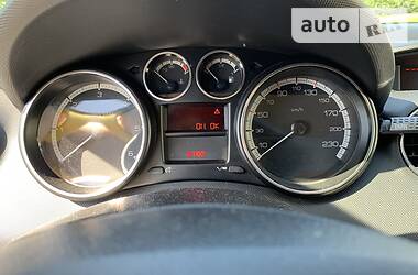 Хетчбек Peugeot 308 2011 в 