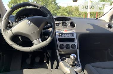 Хетчбек Peugeot 308 2011 в 