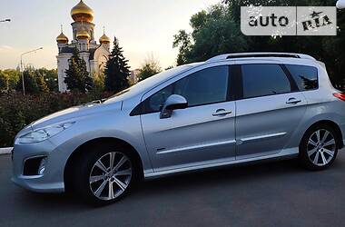 Универсал Peugeot 308 2011 в Покровске