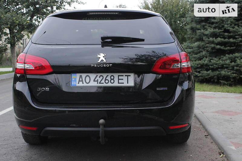 Универсал Peugeot 308 2015 в Чопе