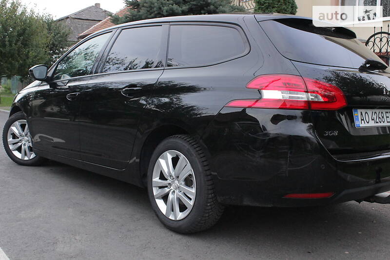 Универсал Peugeot 308 2015 в Чопе