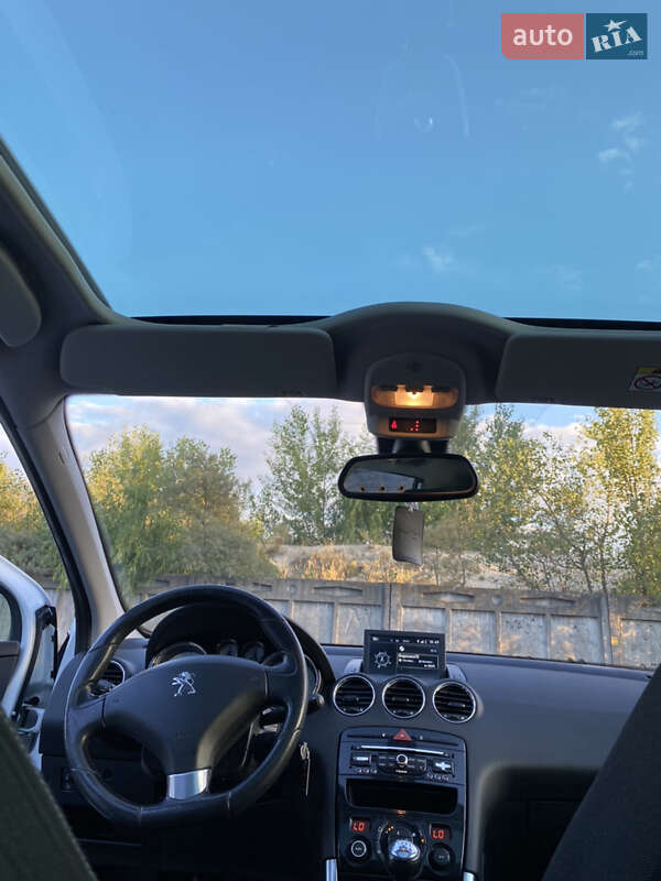 Універсал Peugeot 308 2014 в Києві