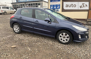 Хэтчбек Peugeot 308 2008 в Черновцах