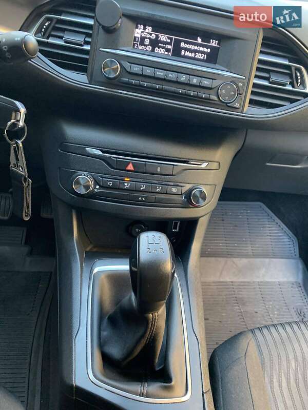 Хетчбек Peugeot 308 2015 в Києві