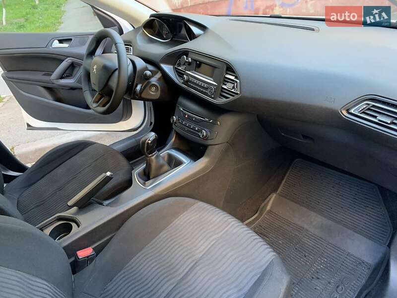 Хетчбек Peugeot 308 2015 в Києві