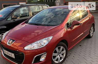 Хэтчбек Peugeot 308 2011 в Киеве