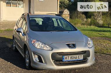 Универсал Peugeot 308 2013 в Калуше