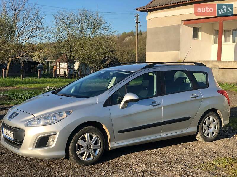 Универсал Peugeot 308 2013 в Калуше