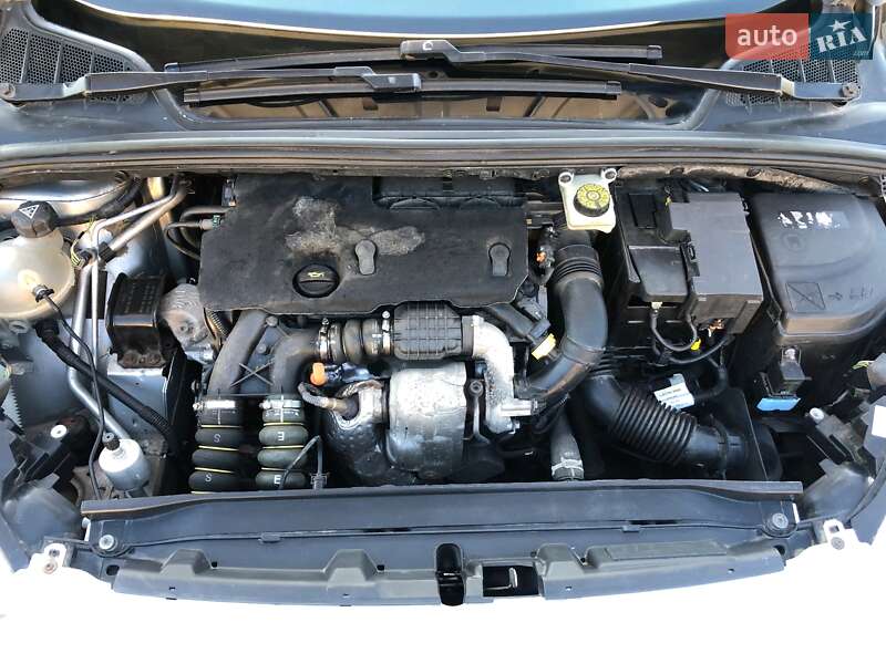 Универсал Peugeot 308 2013 в Калуше