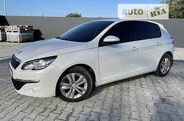 Хетчбек Peugeot 308 2015 в 