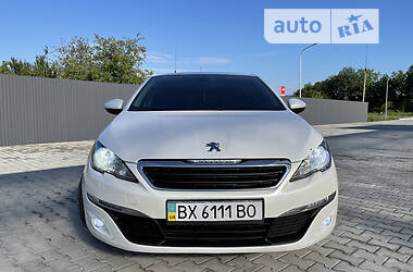 Хетчбек Peugeot 308 2015 в 