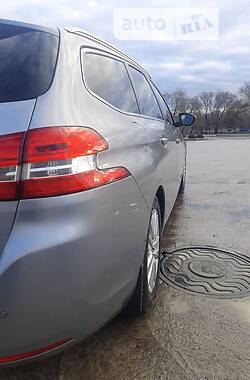 Универсал Peugeot 308 2015 в Любаре