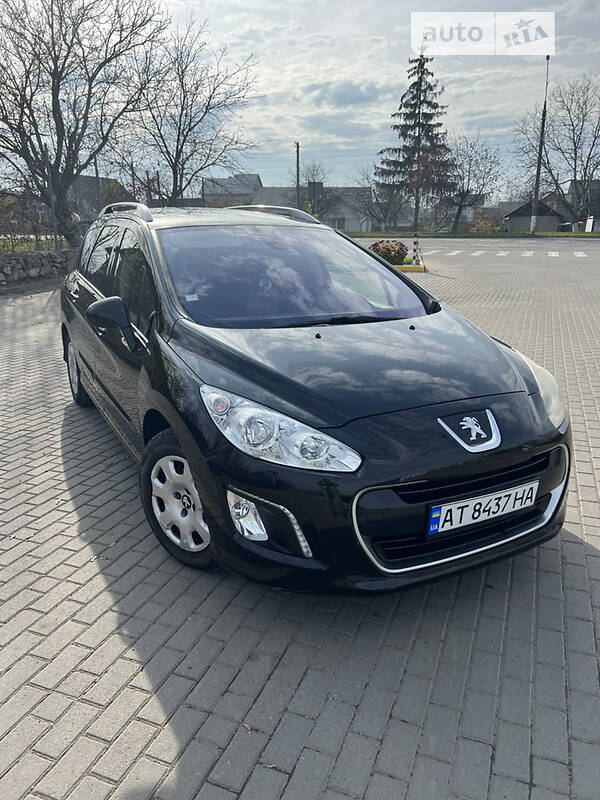 Універсал Peugeot 308 2011 в Коломиї