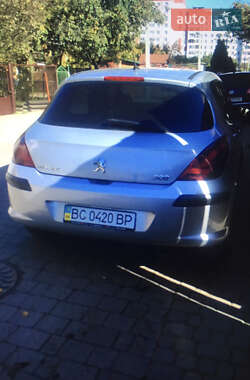 Хэтчбек Peugeot 308 2008 в Львове