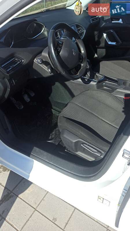 Універсал Peugeot 308 2014 в Львові фото 8 Універсал Peugeot 308 2014 в Львові