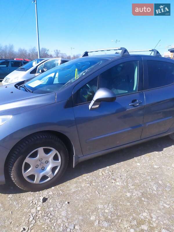 Peugeot 308 2011
