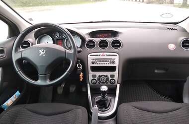 Универсал Peugeot 308 2010 в Староконстантинове