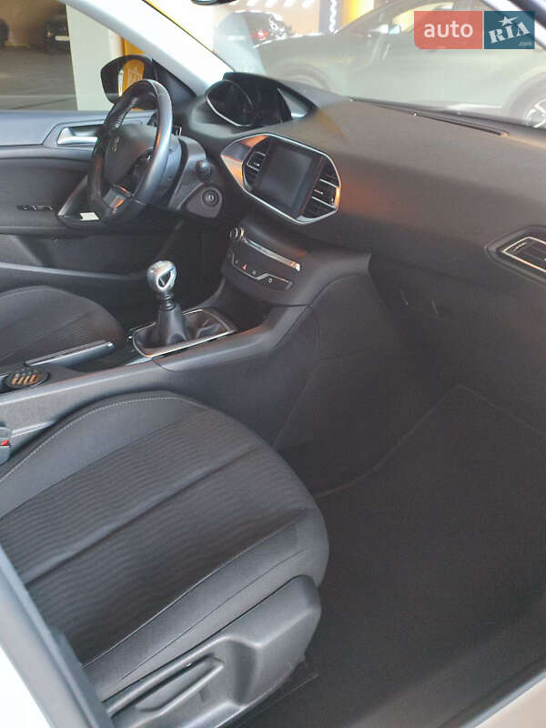 Універсал Peugeot 308 2015 в Києві