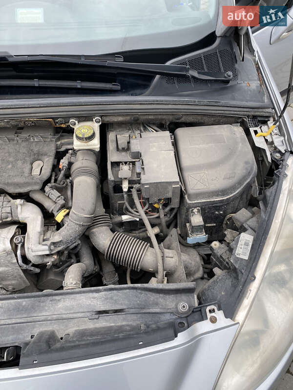 Універсал Peugeot 308 2012 в Хотині