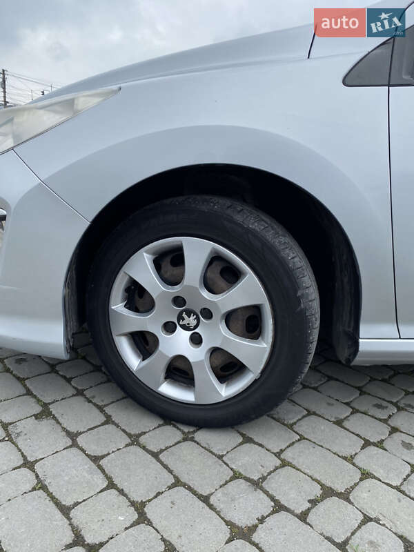 Універсал Peugeot 308 2012 в Хотині