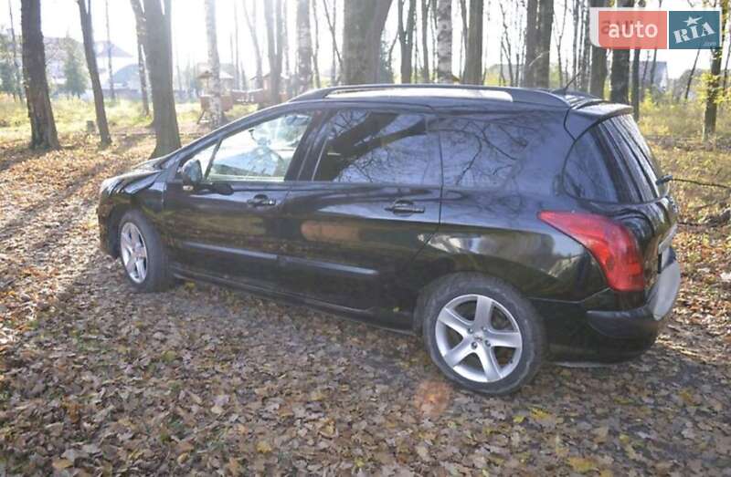 Универсал Peugeot 308 2010 в Калуше