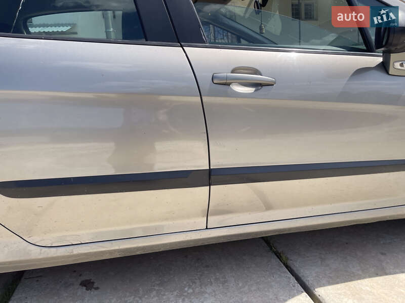 Хетчбек Peugeot 308 2010 в Трускавці