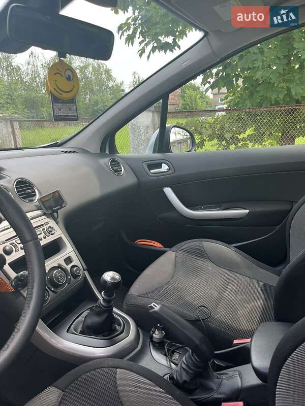 Хэтчбек Peugeot 308 2009 в Ужгороде