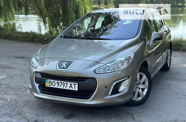 Хэтчбек Peugeot 308 2011 в Ровно