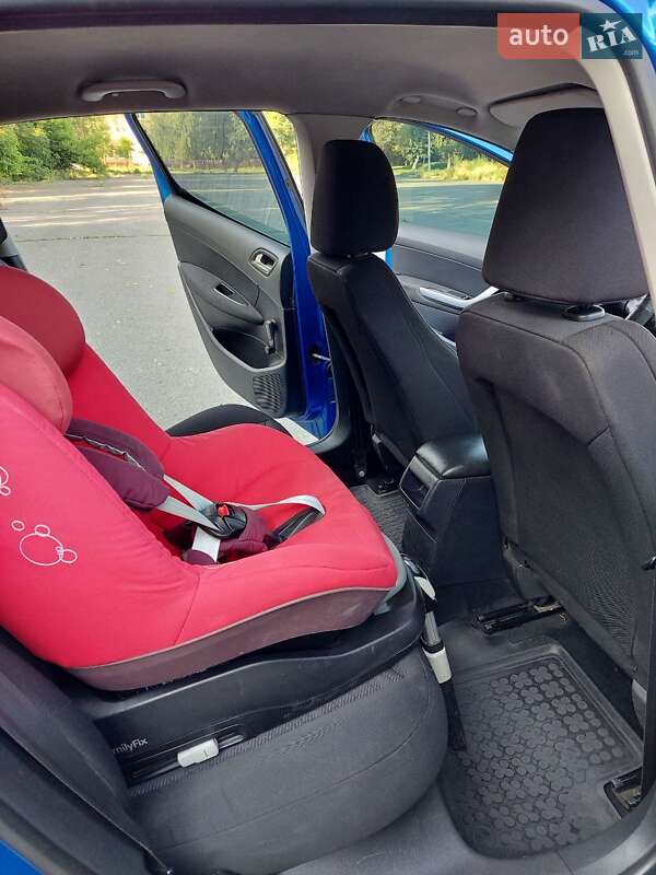 Хетчбек Peugeot 308 2010 в Тальному