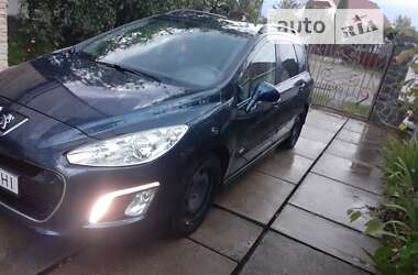 Универсал Peugeot 308 2013 в Иршаве