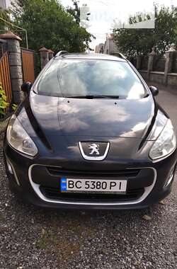 Хэтчбек Peugeot 308 2012 в Дрогобыче