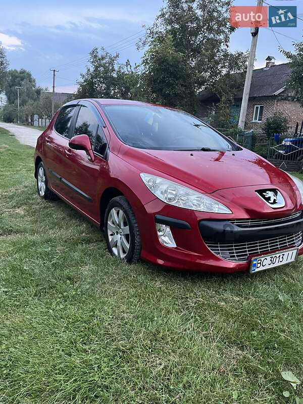 Хетчбек Peugeot 308 2008 в Городку